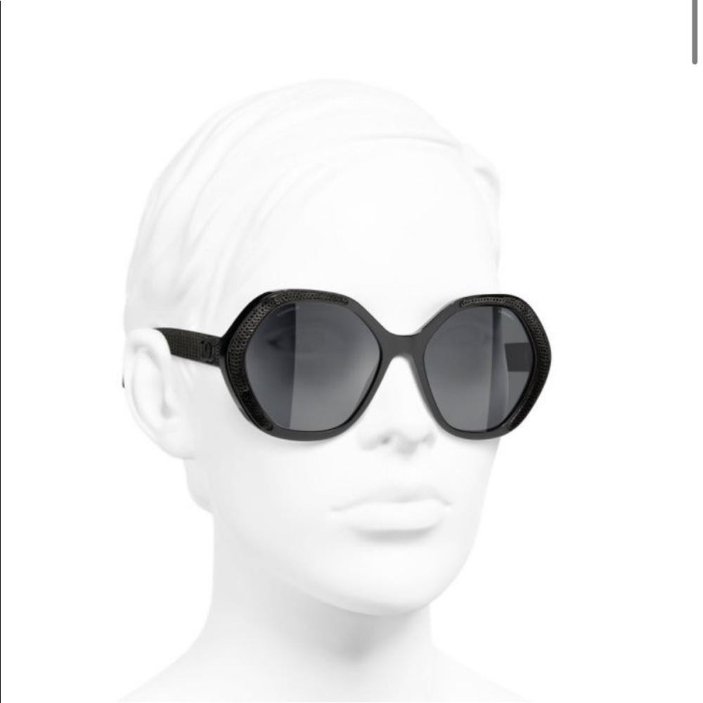 CHANEL ROUND SUNGLASSES
Acetate & Sequins - Picture 5 of 8